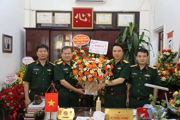 Trung tướng Trần Hồng Minh, Chủ nhiệm Tổng cục CNQP, thăm và làm việc tại Nhà máy (năm 2019).