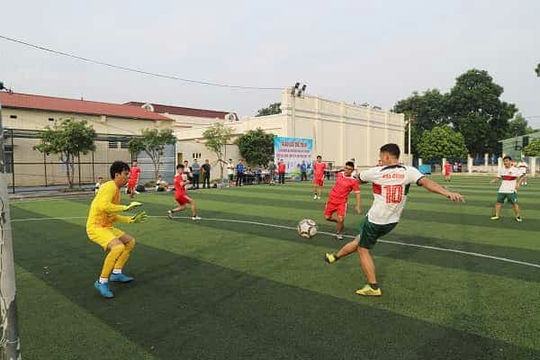 Tổ chức giao lưu thể thao giữa các Đoàn cơ sở.