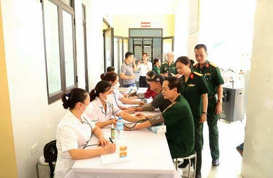 Trung tướng Nguyễn Mạnh Hùng, Bí thư Đảng ủy, Chính ủy Tổng cục CNQP, phát biểu chỉ đạo tại Festival.