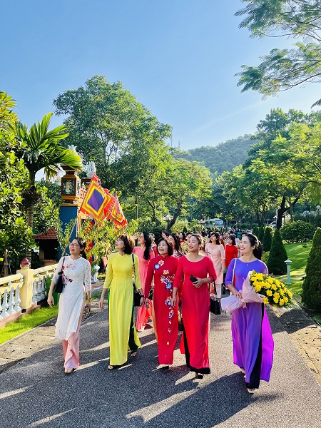 “Hương sắc” tháng Mười.